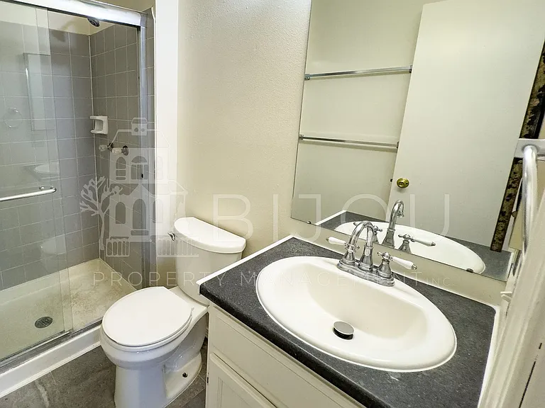 6470 Chantilly Pl — Photo 9
