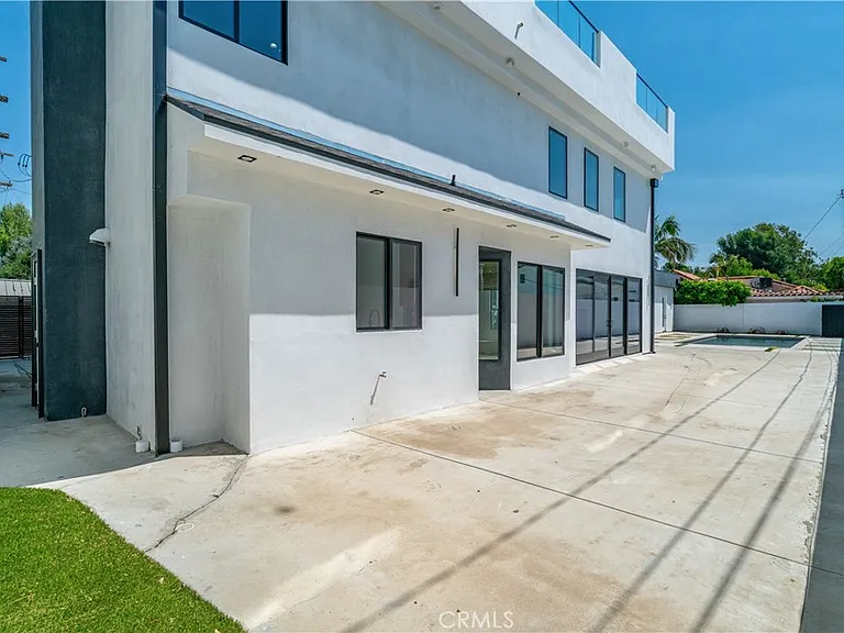 13838 Milbank St — Photo 44