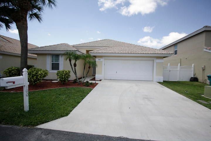 1st image of 100 Citrus Park Ln