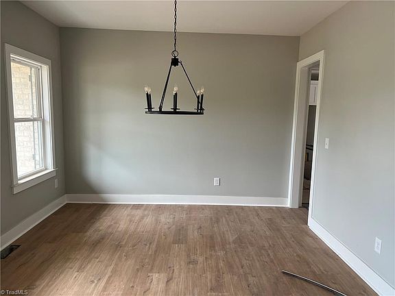 4th image of 469 Lenalan Dr