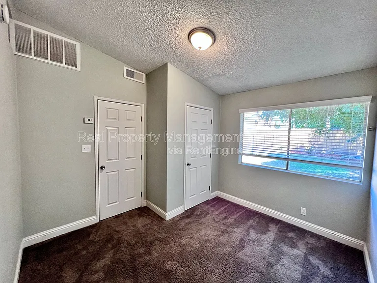 404 N Villa Ave — Photo 14