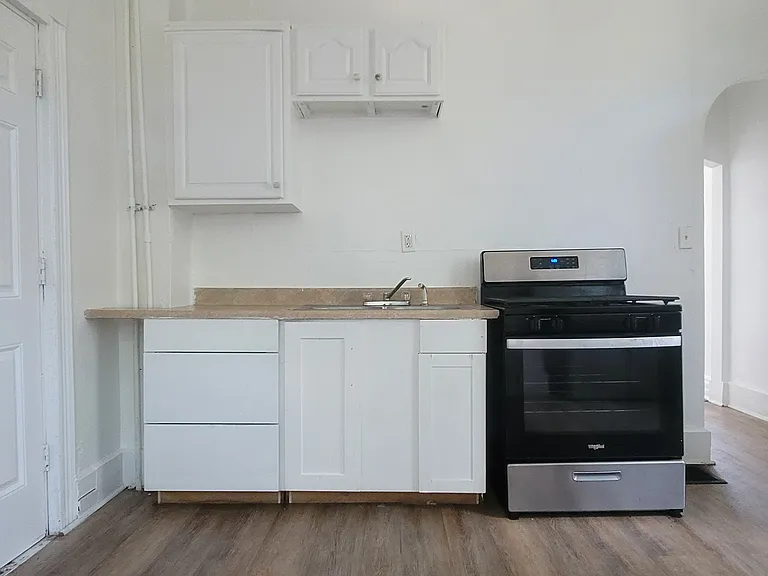 5800 Sierra St — Photo 3