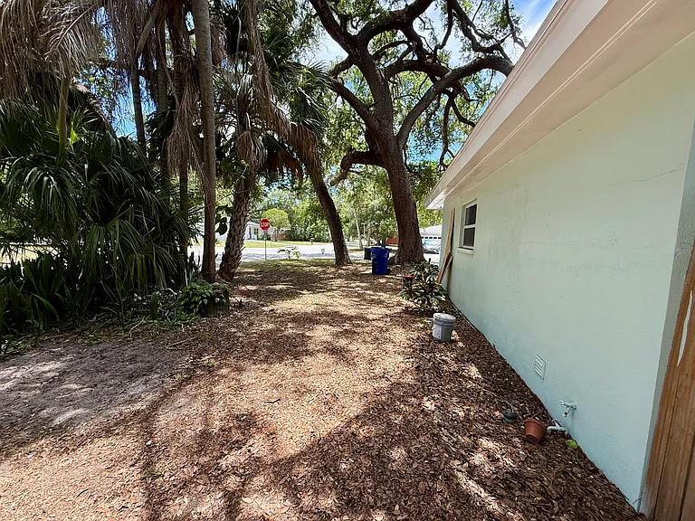 677 Oakwood Dr — Photo 29