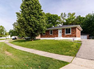 5904 Carmelwood Dr, Louisville, KY 40229