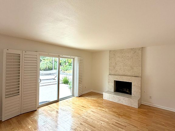 5th image of 2210 Valley Rd