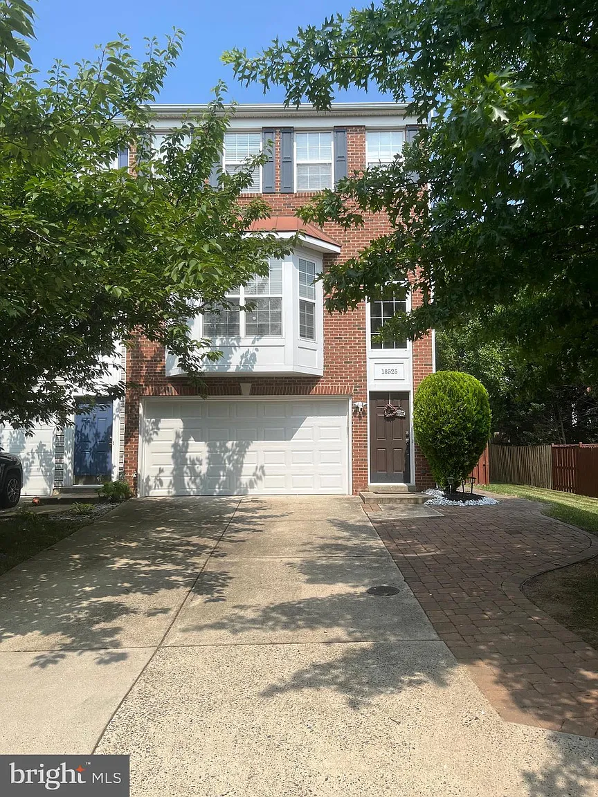 18525 Inula Sq photo 1