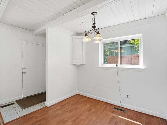 4th image of 11000 Park Rd