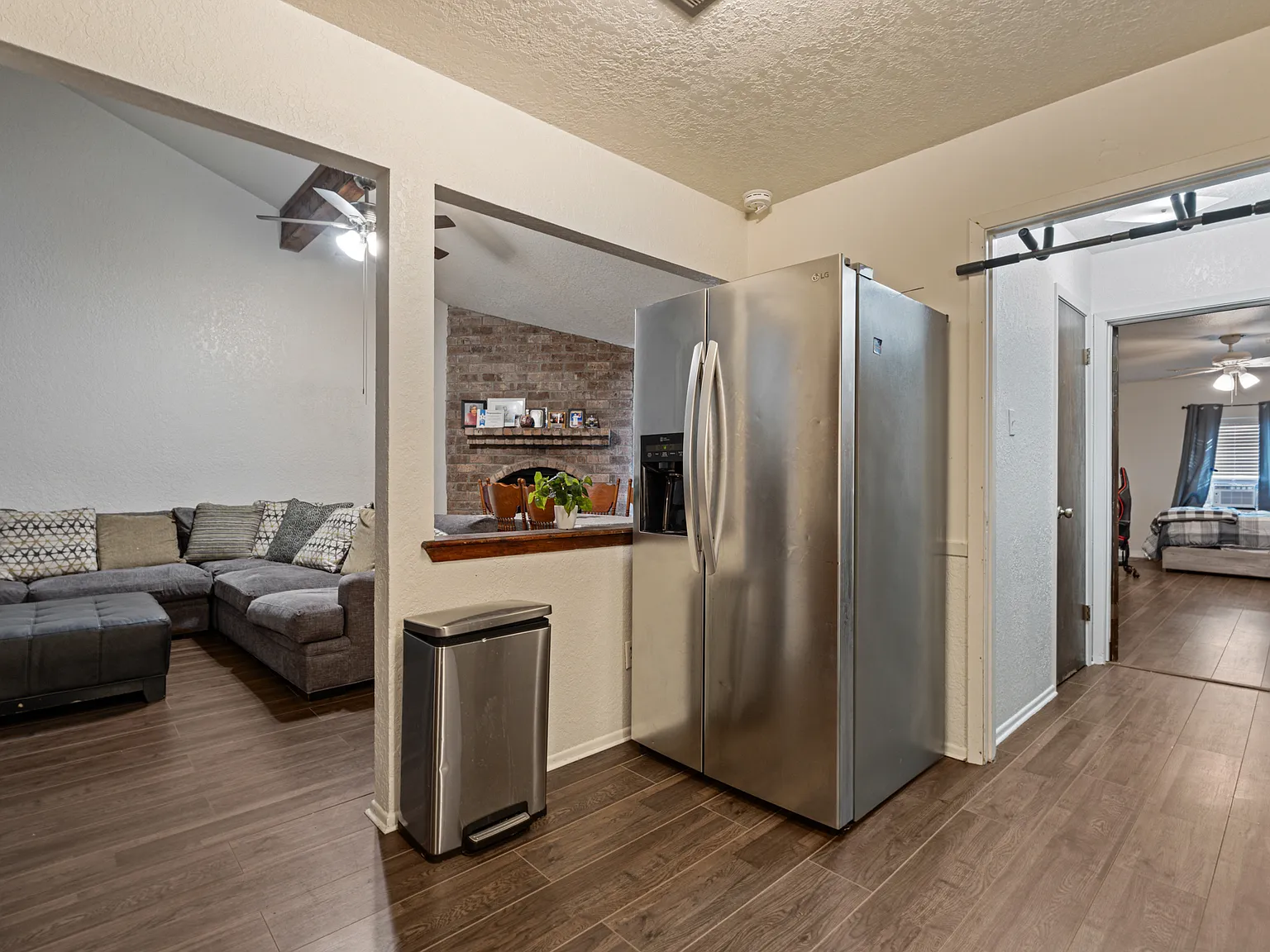3 bed, 1270 sqft, $1,250 — Photo 2