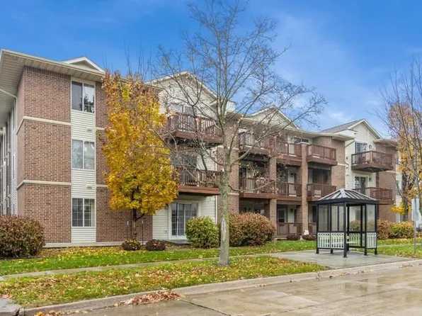 482 W Side Dr, Iowa City, IA 52246