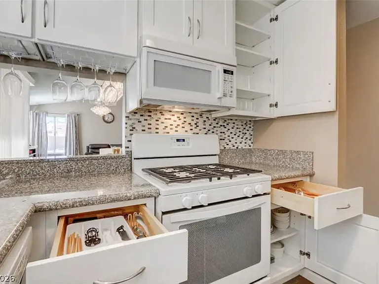 7385 Vireo Dr — Photo 4