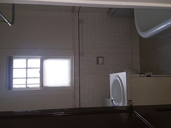 3rd image of 581 Dixwell Ave APT A8
