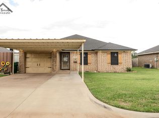 1220 Newman Ave, Iowa Park, TX 76367