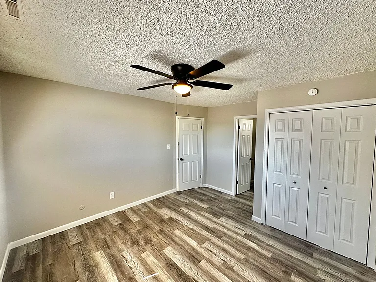 311 University Dr. — Photo 33