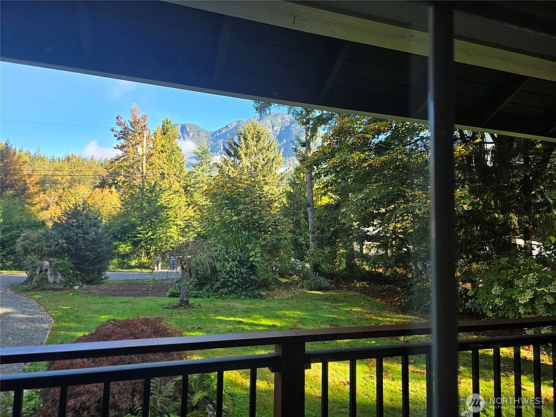 3rd image of 44512 Fir Road
