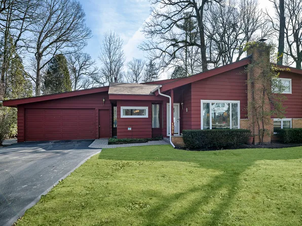 1370 Aitken Dr, Bannockburn, IL 60015