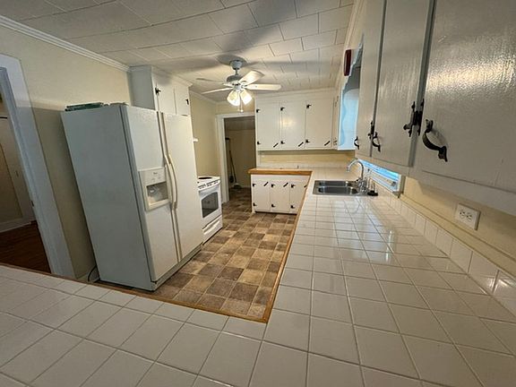 5th image of 101 Turner St