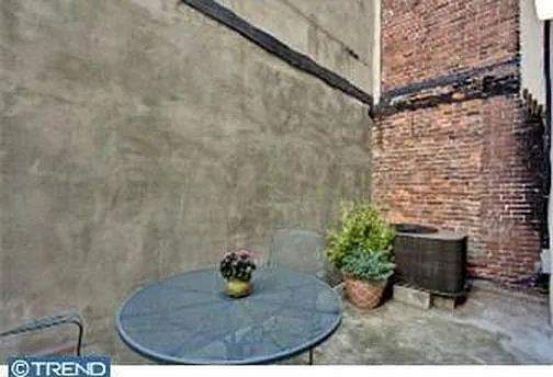 712 Bainbridge St — Photo 11