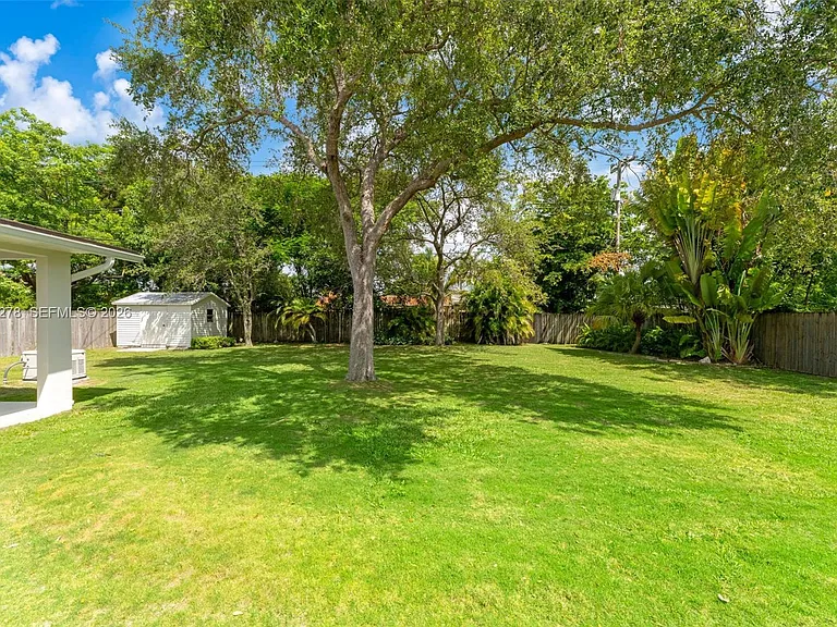 9121 Ridgeland Dr — Photo 31