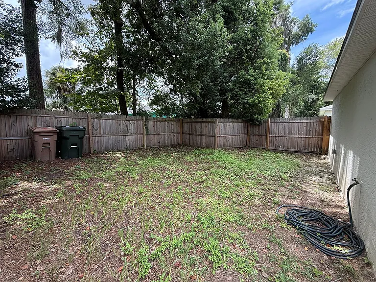 986 NW 1st St — Photo 5