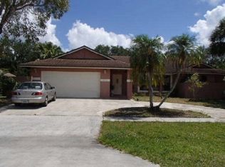 2652 Yarmouth Dr, Wellington, FL 33414