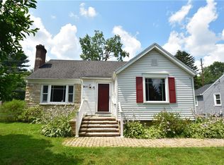 911 S Grosvenor Rd, Rochester, NY 14618