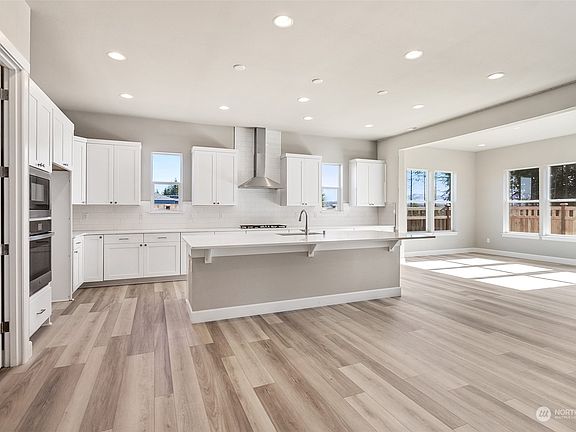 4th image of 15304 205th Avenue E #263