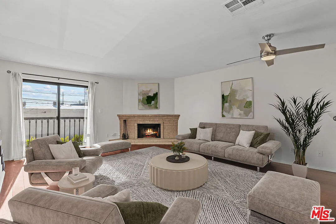 2 bed, 3.0 bath, 1261 sqft, $3,995 — Photo 1