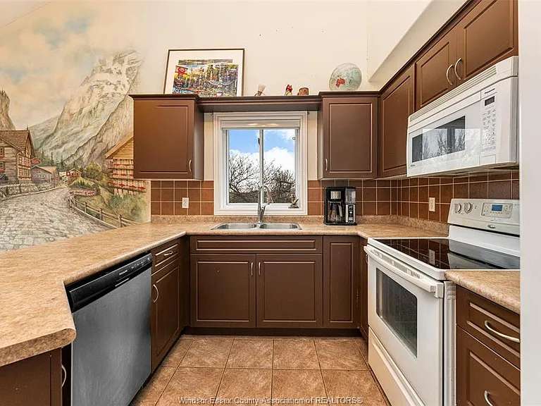 11460 Timber Bay Cres — Photo 14