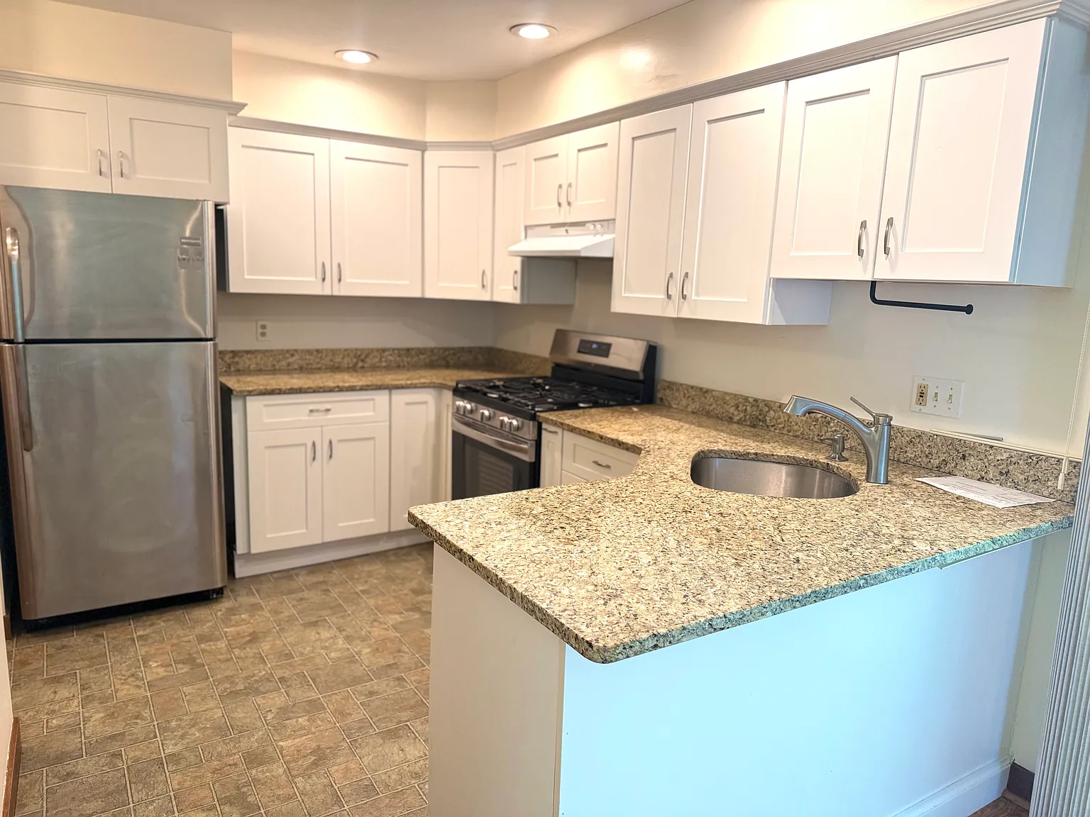 2 bed, 1185 sqft, $2,850 — Photo 3