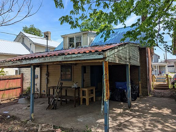 4th image of 128 Park St