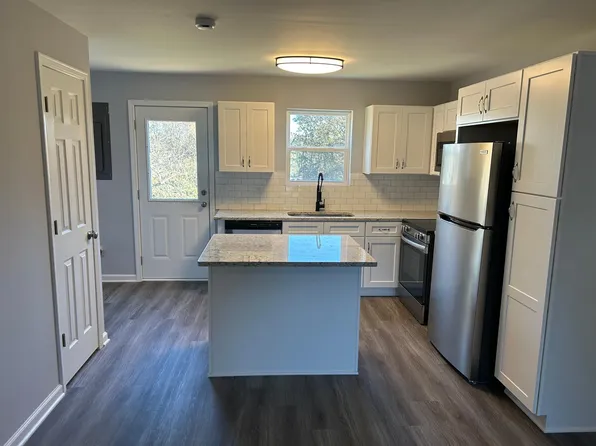 450 Camp Creek Cir, Cornelia, GA