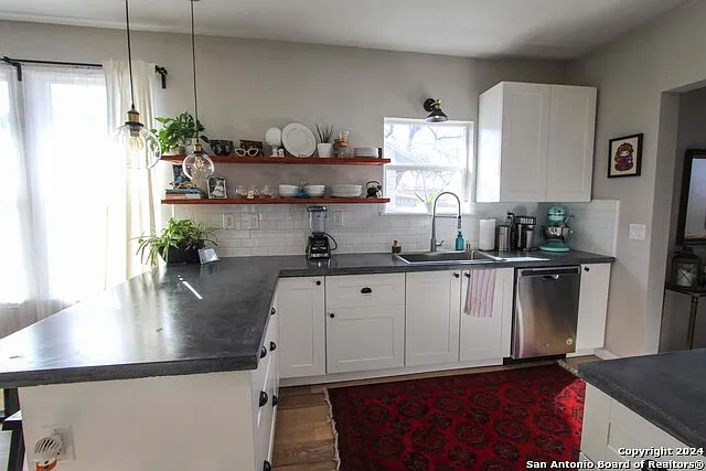 711 W Lullwood Ave — Photo 20