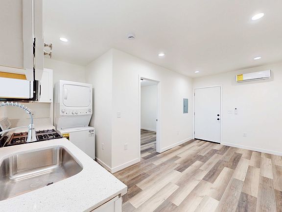 4th image of 1068 E J St #3