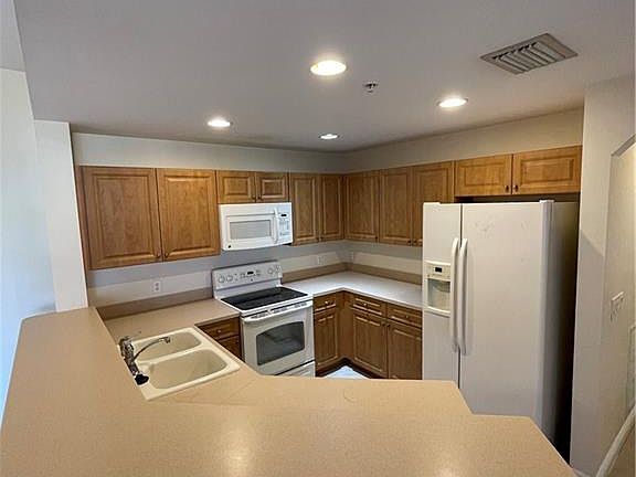 4th image of 3973 Pomodoro Cir Unit 302