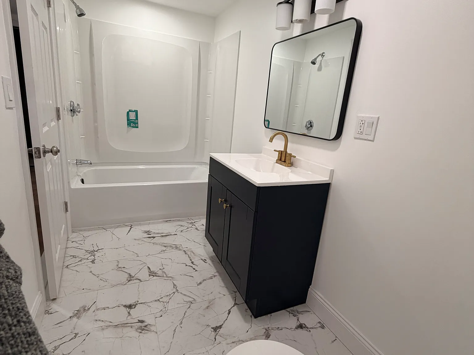 2 bed, 926 sqft, $2,000 — Photo 4