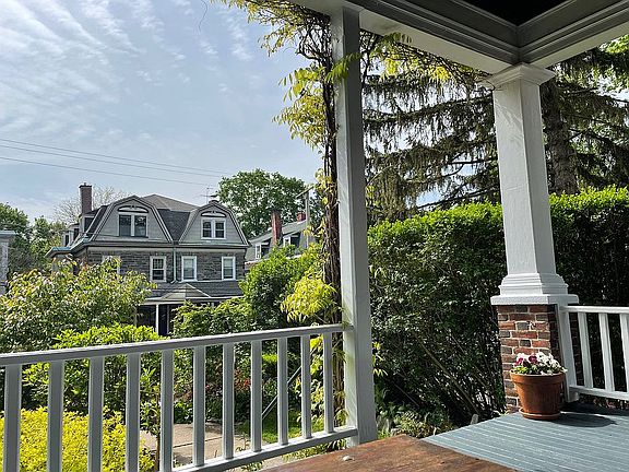 4th image of 129 W Mount Pleasant Ave