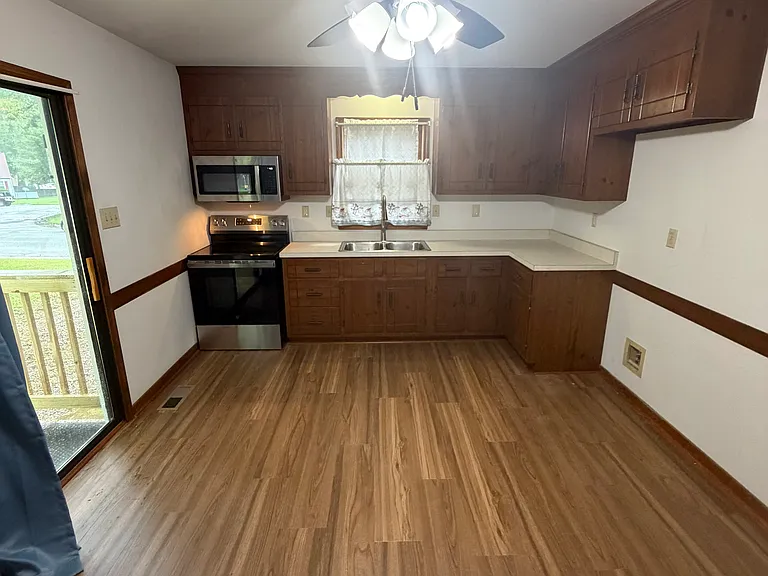 16005 Tipton Cir — Photo 7