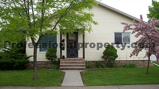 5th image of 901 S 4th St W APT D