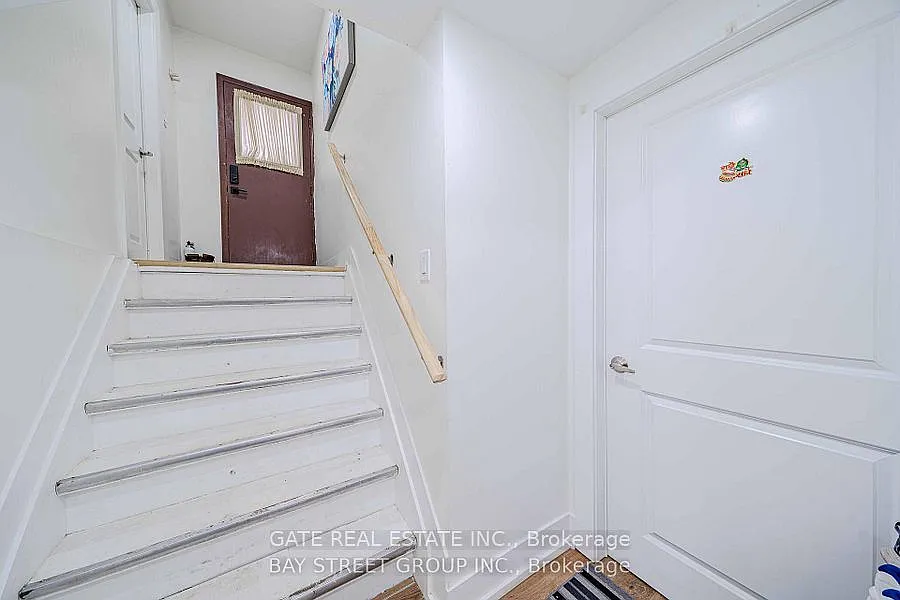 1 bed, $1,300 — Photo 2