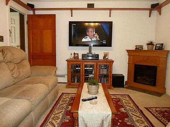 3rd image of 10 Lamoureux Blvd #1