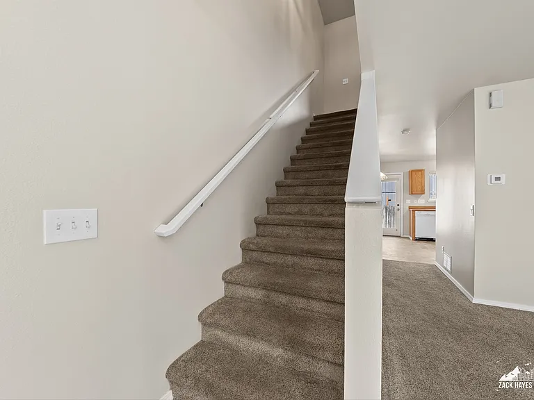 9841 Grange Dr — Photo 7