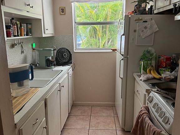 4th image of 316 SE 1st St APT 3