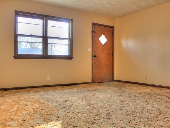 4th image of 604 Sunrise Dr