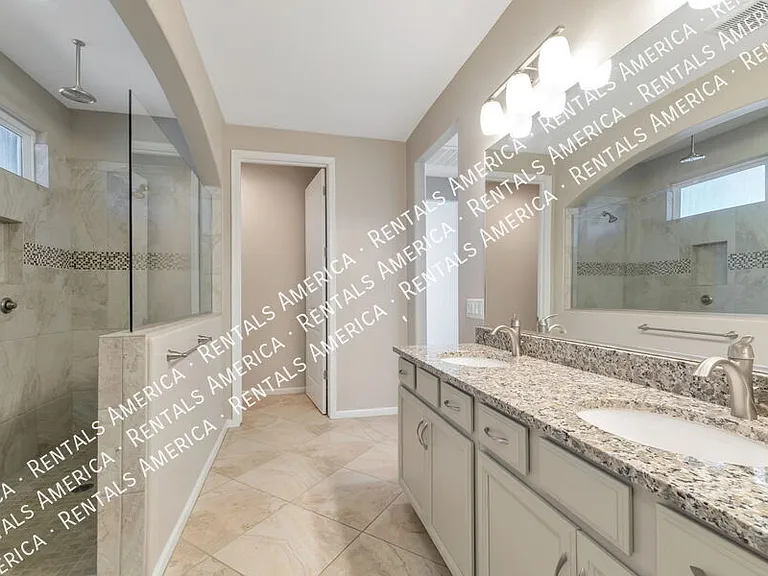7631 W Laurel Ln — Photo 22