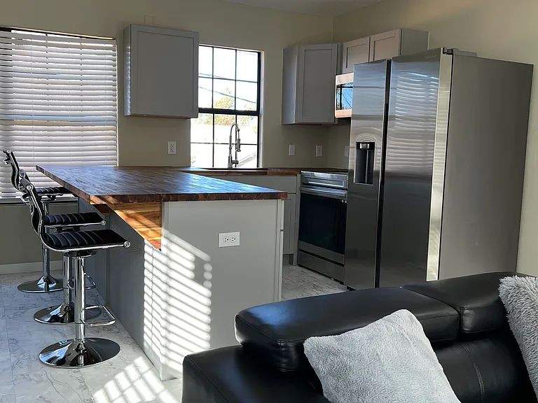 2421 NW 16th St #3 — Photo 8