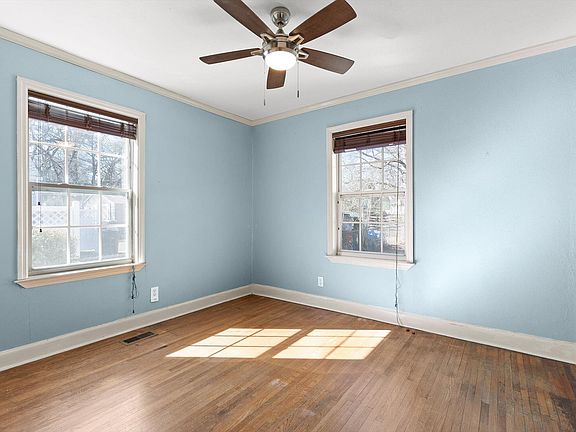 4th image of 109 S Saint Marks Ave