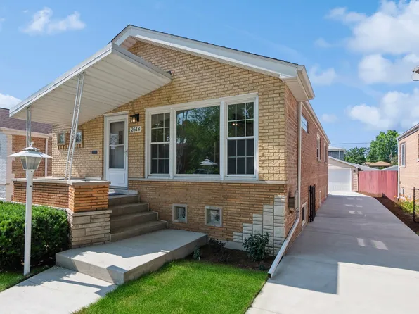 2618 W 99th St, Evergreen Park, IL 60805