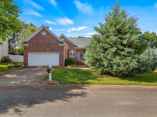215 Sun Garden Ct, Greenville, SC 29615