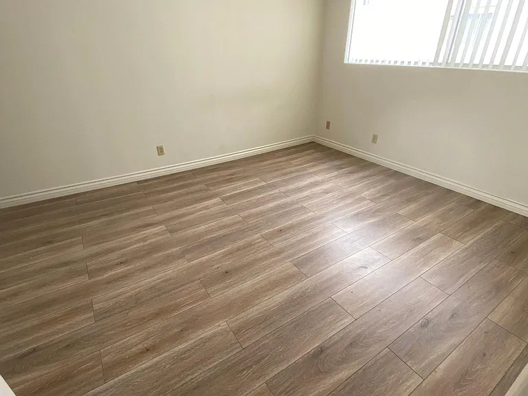 1275 Barry Ave #3 — Photo 12