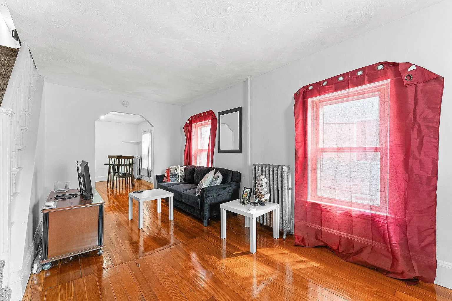 3 bed, $1,100 — Photo 2